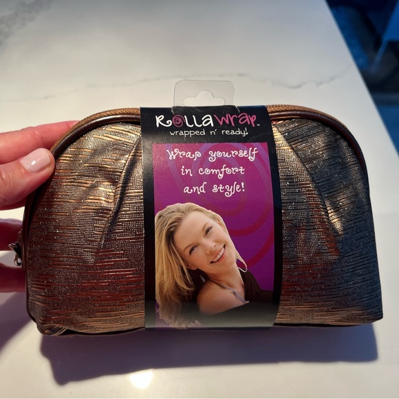 NWT lovely brown wrap with ruffled edges.  Great carrying case. Made by rolla. - Picture 9 of 12